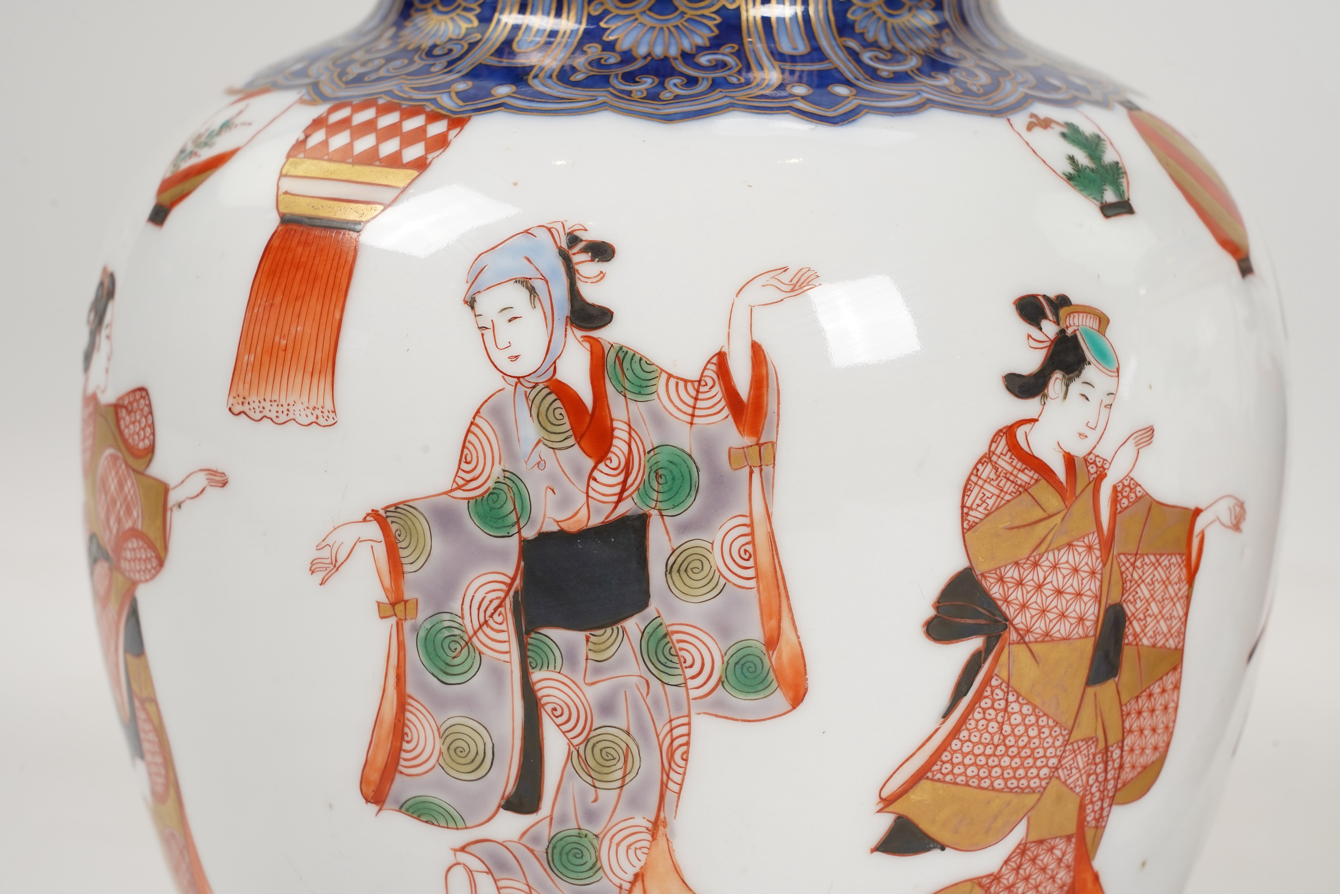 A near pair of Japanese Imari ovoid vases, early 20th century